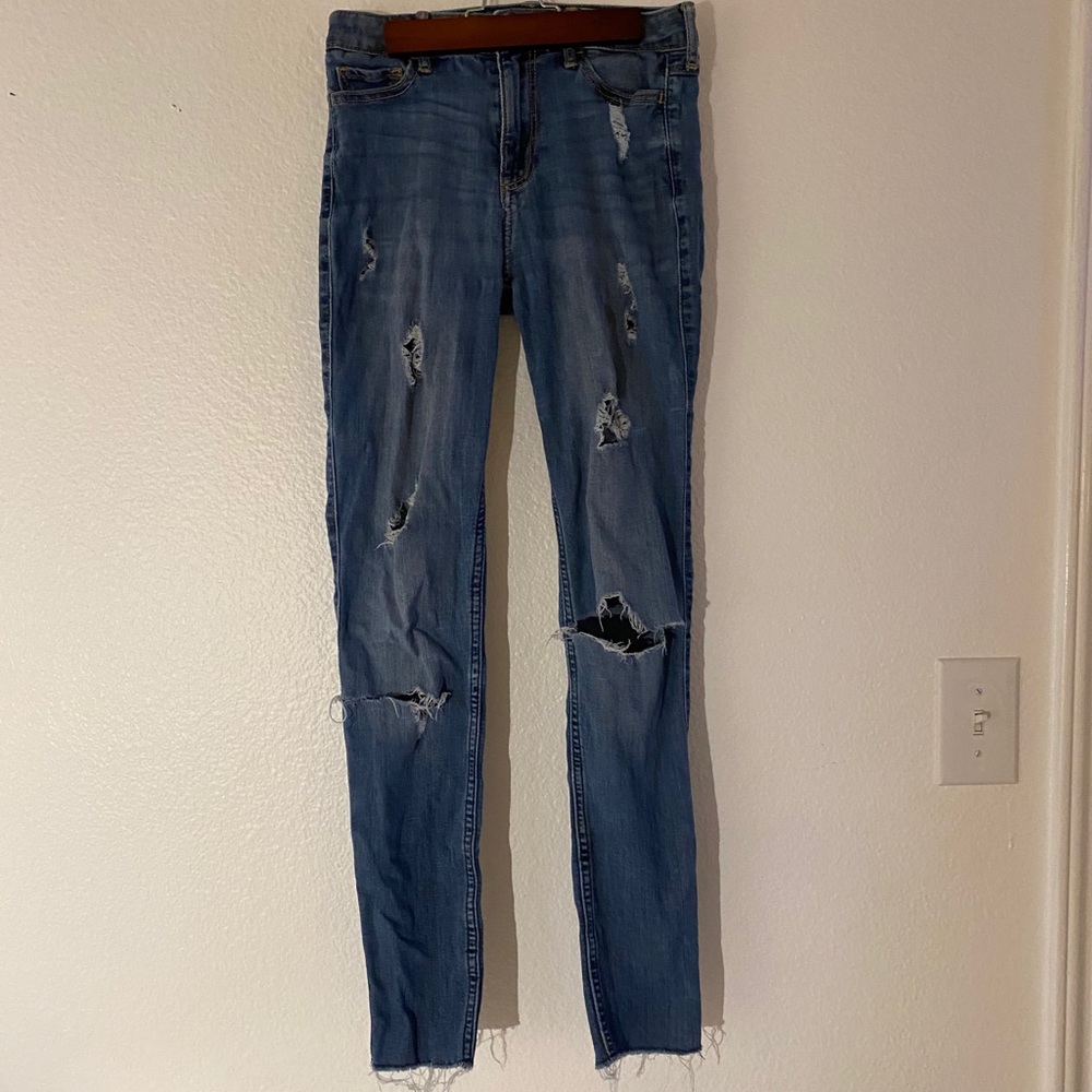 blue ripped skinny jeans